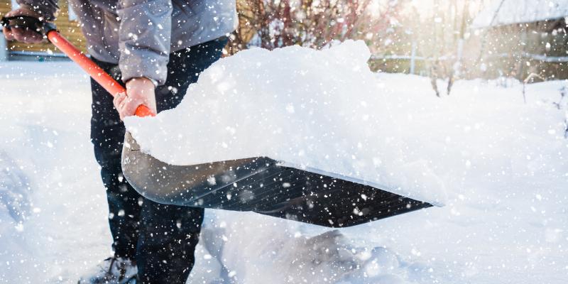 main of A Few Handy Tips Can Make Snow Removal Much Easier (topshopcompare)